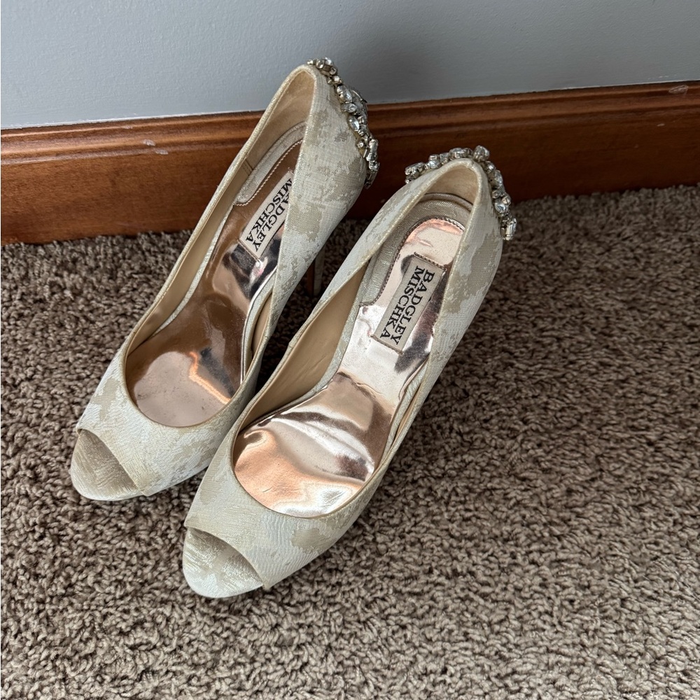 Badgley Mischka Peep-toe heels, Ivory lace with crystal heel. Size 8.5
